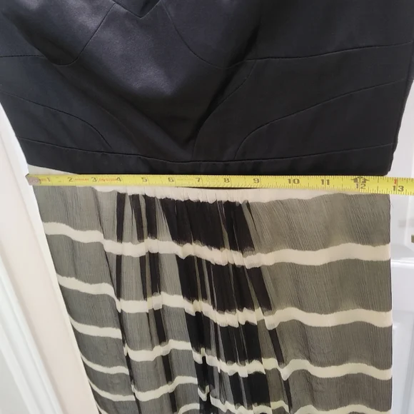 Black and white evening gown - Picture 6 of 8